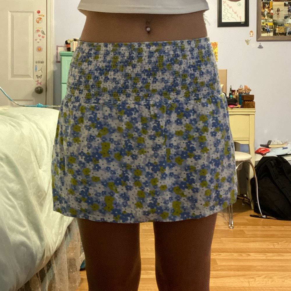 Kendall & Kylie skirt small, floral, ruffle, blue, green, and white mini skirt